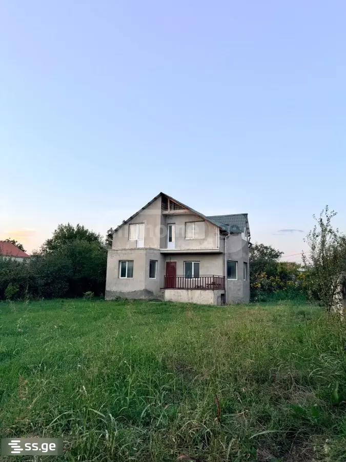 იყიდება 5-ოთახი კერძო სახლი view 1