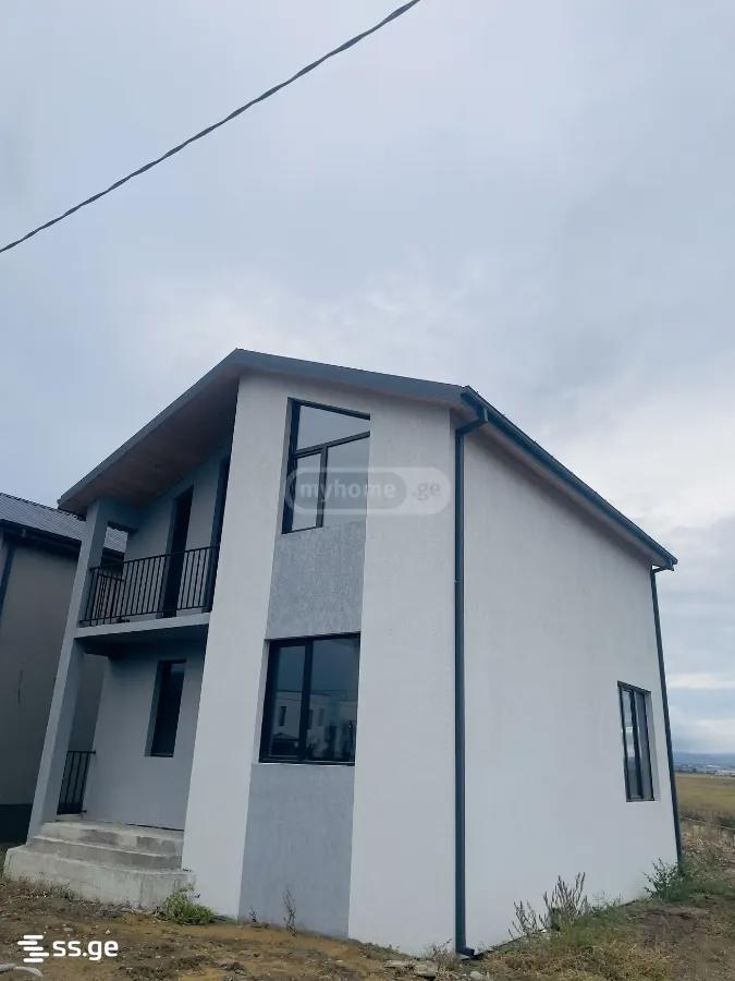 5 Room Private House For Sale view 3