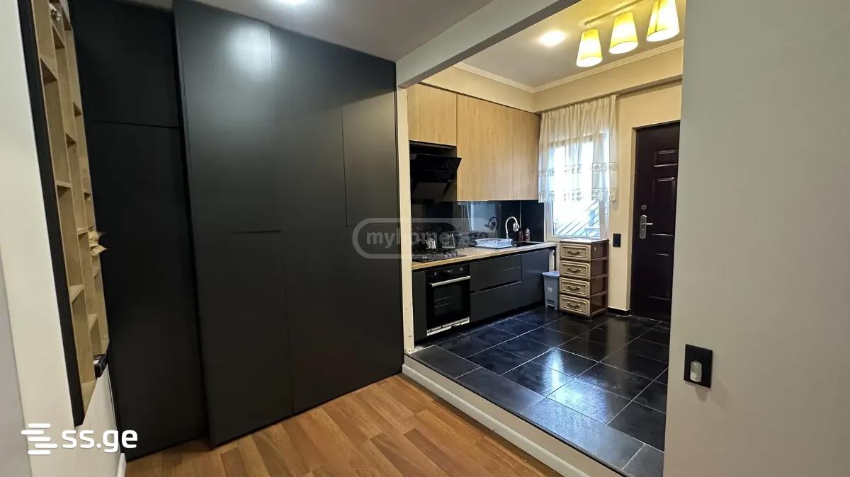 6 Room Private House For Sale view 5