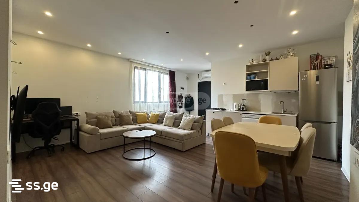 6 Room Private House For Sale view 2