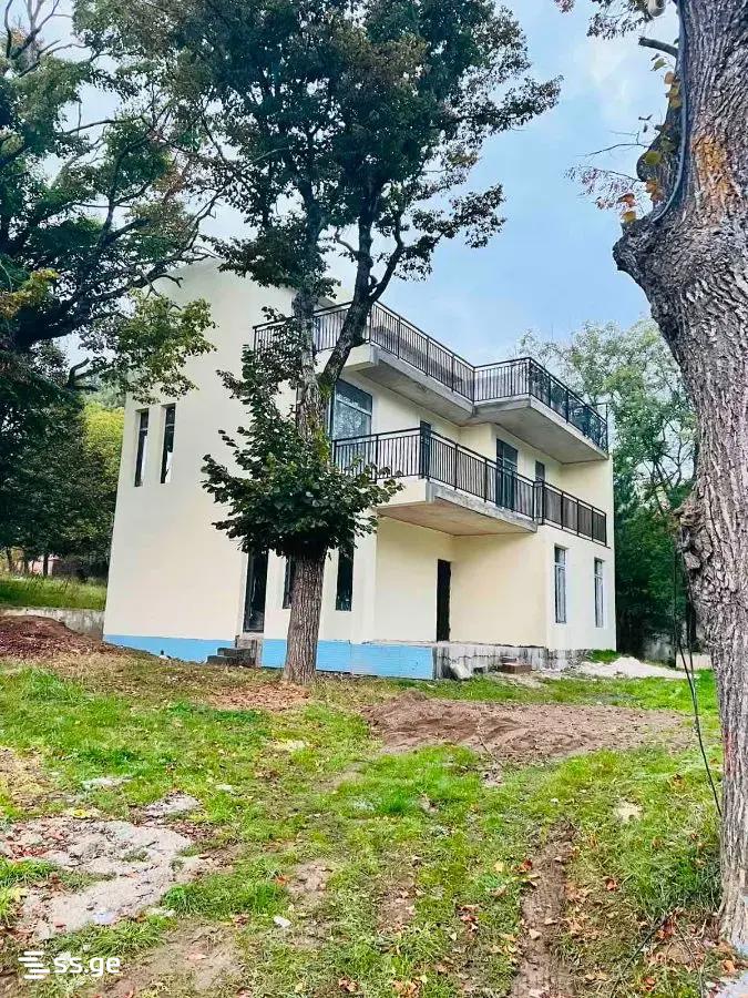 6 Room Private House For Sale view 3