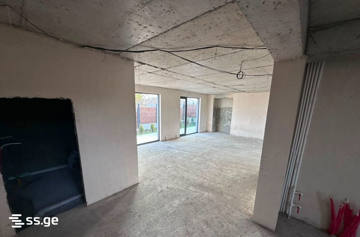 5 Room Private House For Sale view 4