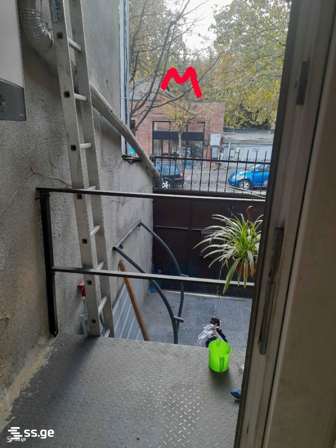 5 Room Private House For Sale view 2