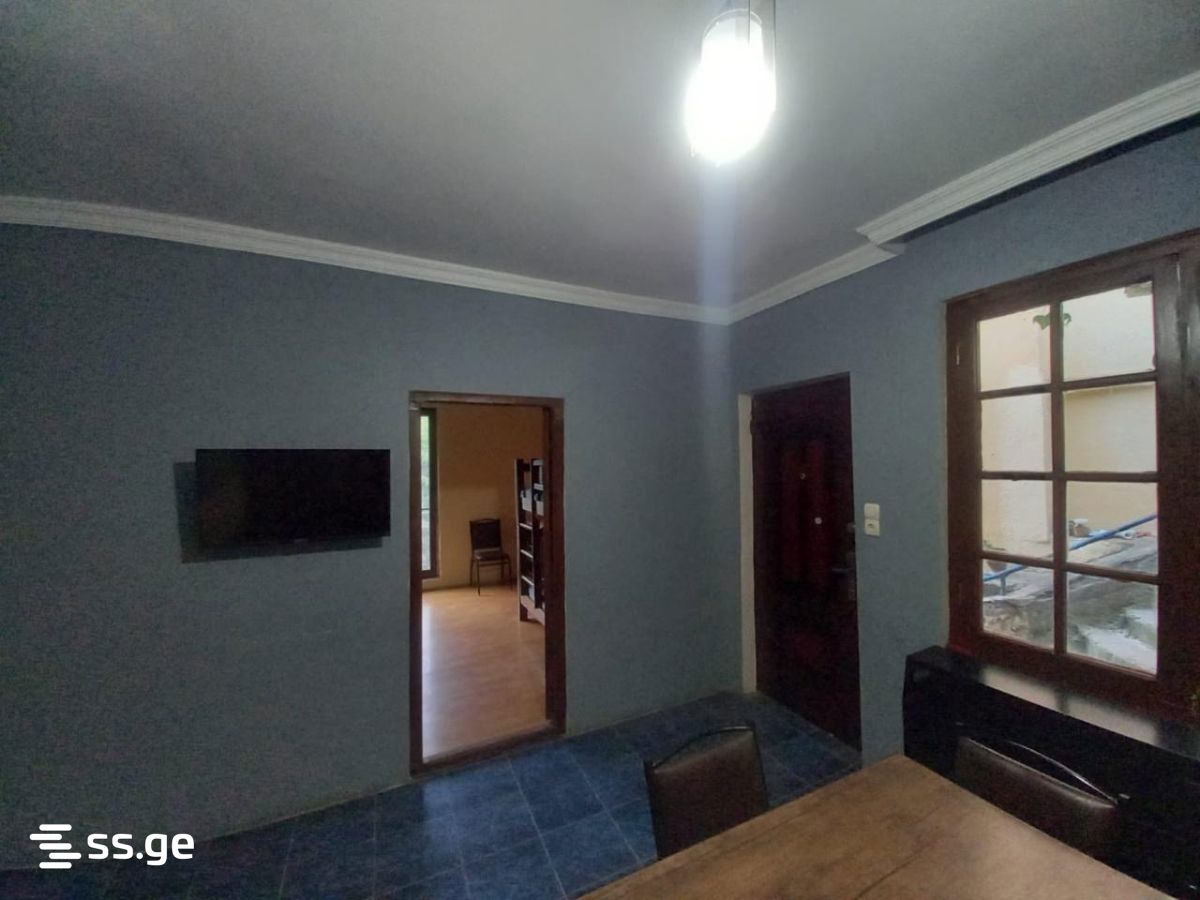 6 Room Private House For Sale view 4