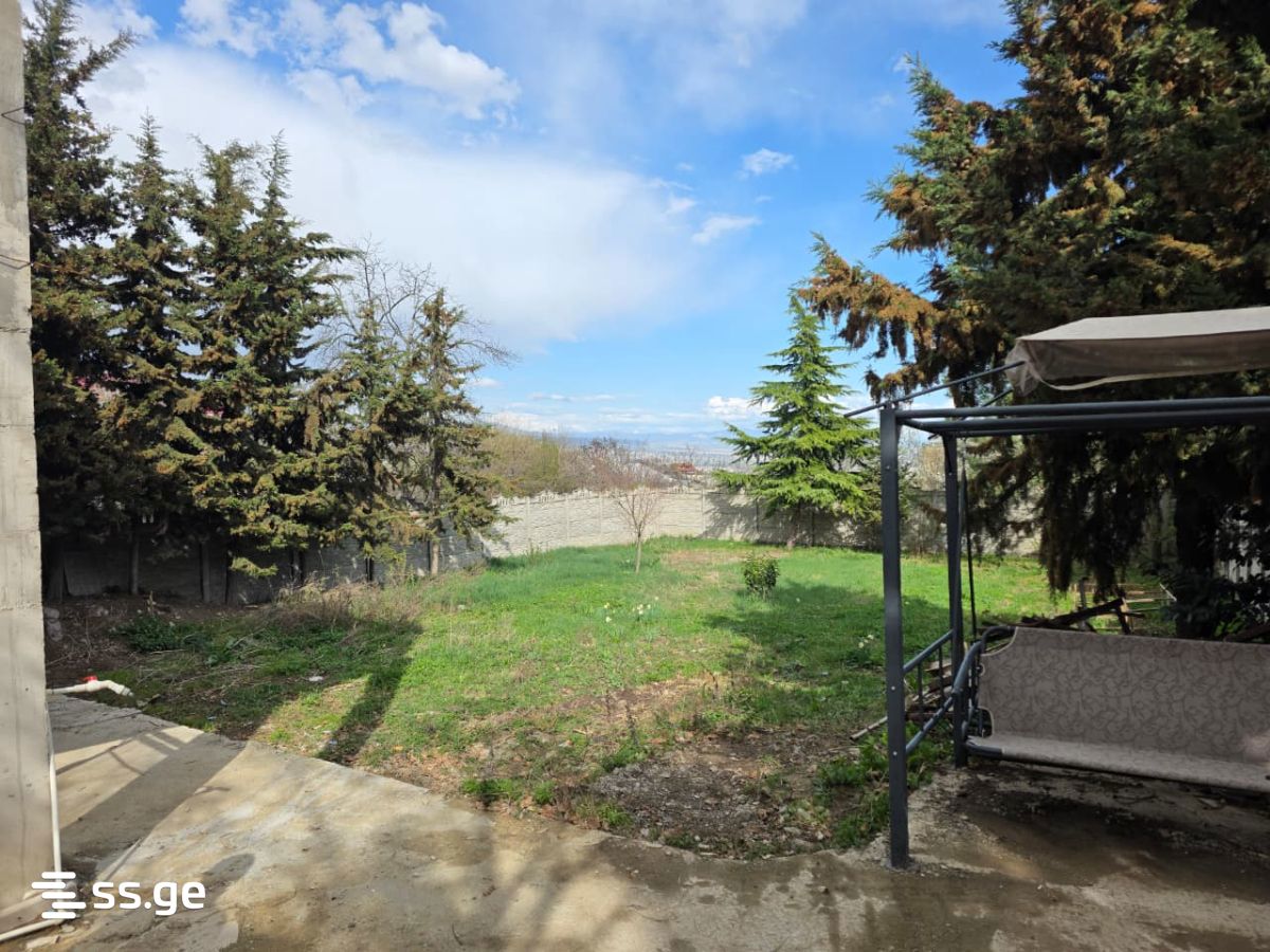 7 Room Private House For Sale view 2
