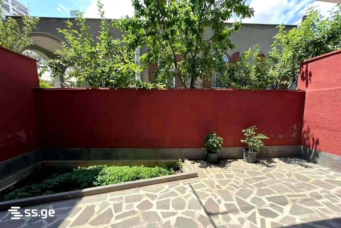 5 Room Private House For Sale view 3