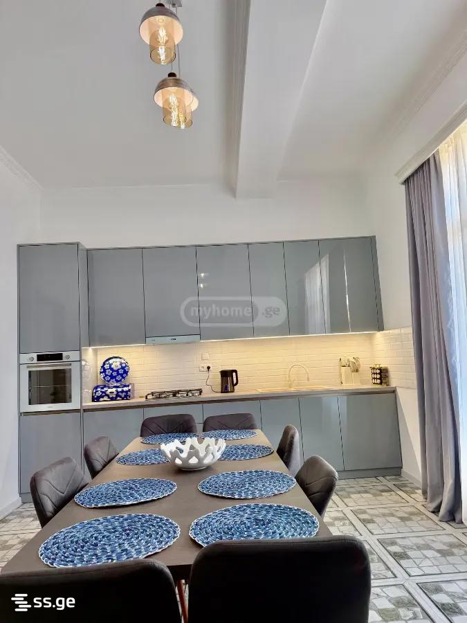 10 Room Private House For Rent. Shindisi view 3