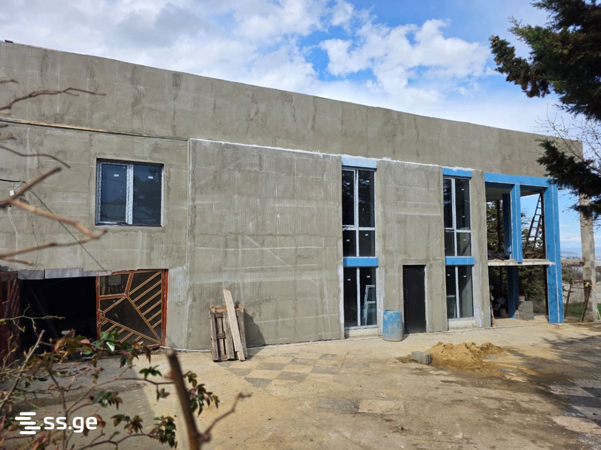 7 Room Private House For Sale view 3