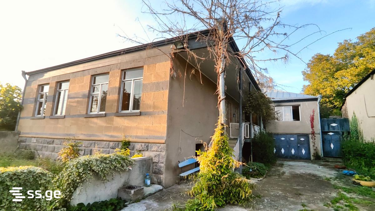 6 Room Private House For Sale view 1