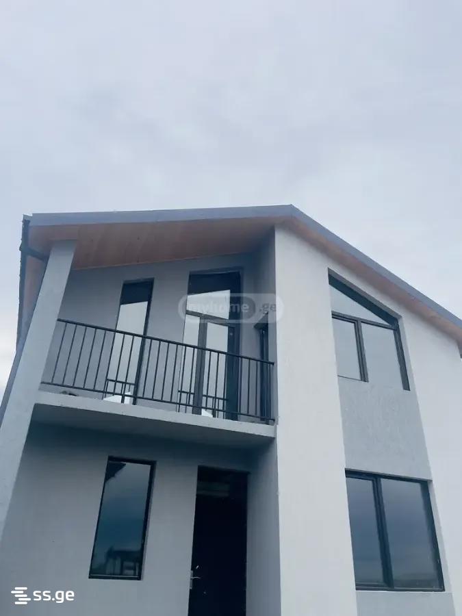 5 Room Private House For Sale view 1