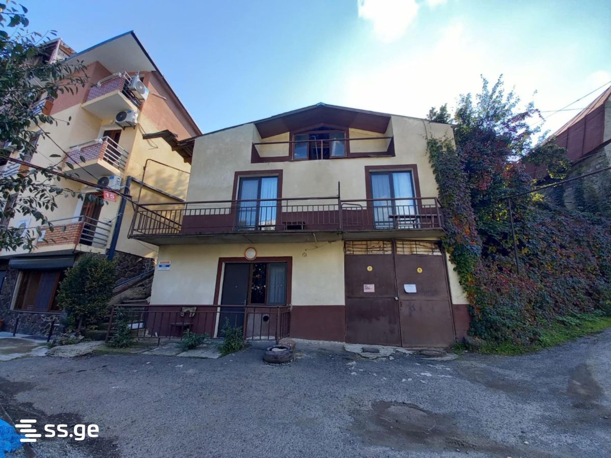 6 Room Private House For Sale view 1