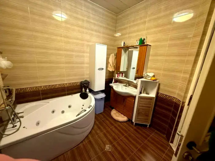 https://static.ss.ge/20261017/9_6267b5f7-e3d8-4eb6-b44c-0b20aceb034a_Thumb.jpg