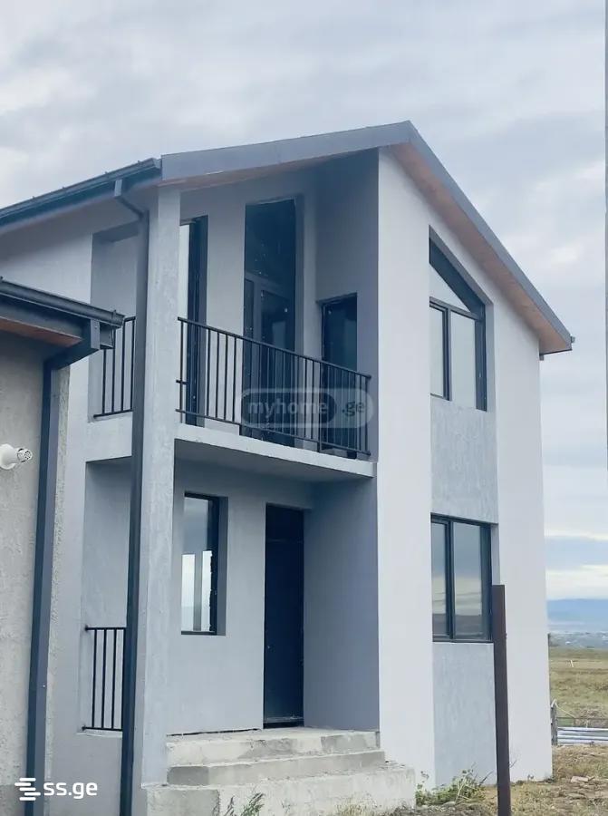 5 Room Private House For Sale view 3