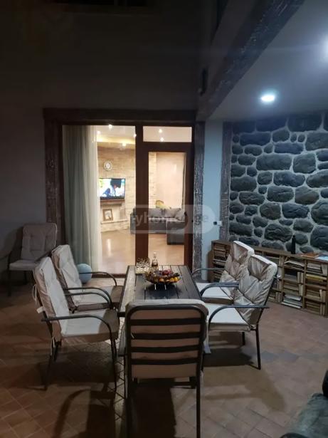 7 room Flat For Rent. Saburtalo  - picture #1