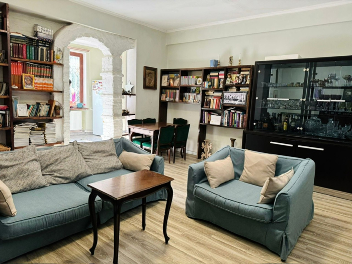 4 room Flat For Sale. Vake  - picture #1