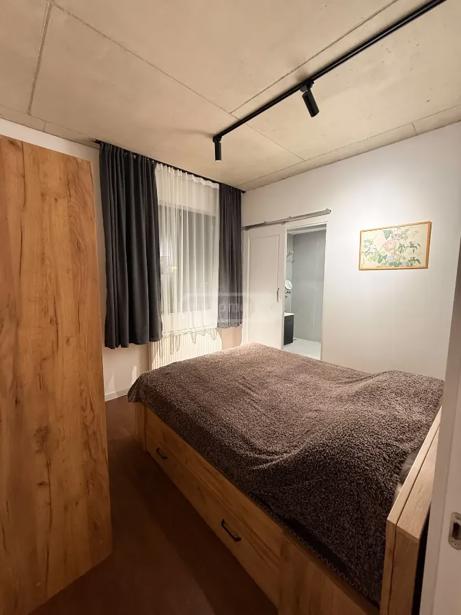 https://static.ss.ge/20261022/5_36555764-95c3-4332-a40e-b55d74685d0e_Thumb.jpg