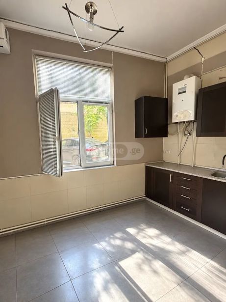 https://static.ss.ge/20261027/2_7bac43f3-cd28-4d83-bb84-eda9d4f6d39c_Thumb.jpg