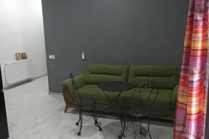 2 room Flat For Rent. Isani  - picture #1