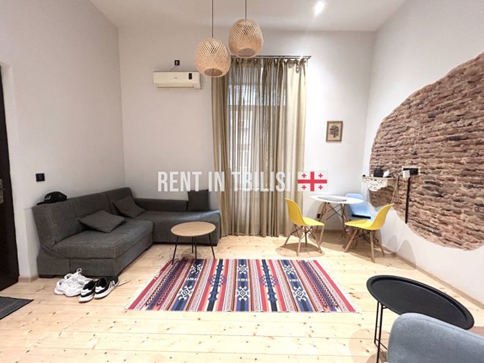 2 room Flat For Rent. Mtatsminda  - picture #1