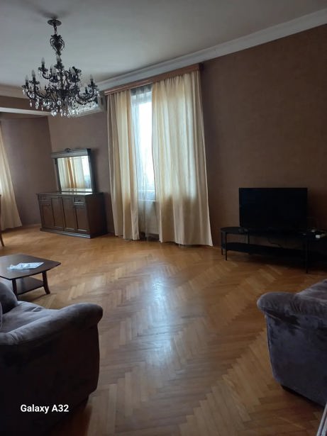 3 room Flat For Rent. Mtatsminda  - picture #1