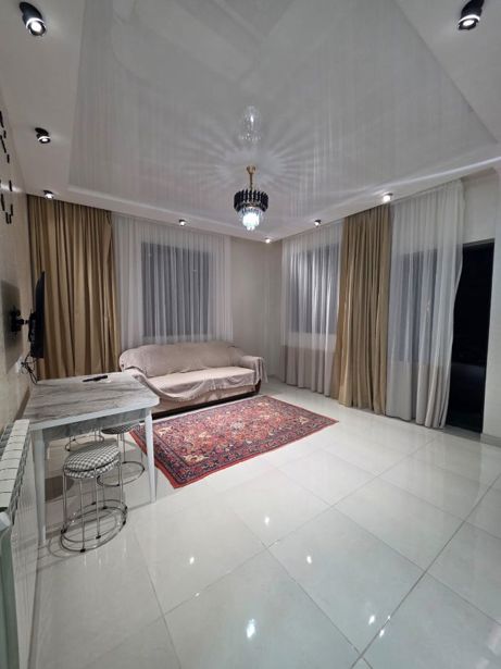 3 room Flat For Rent. Batumi - picture #1