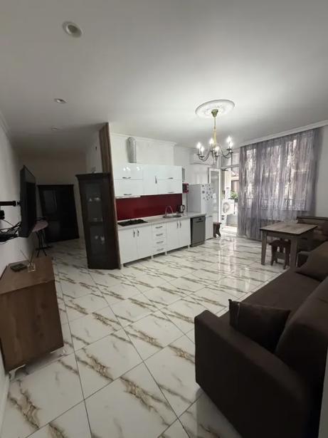 3 room Flat For Rent. Batumi - picture #1