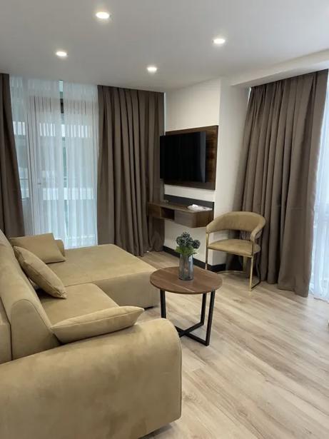 2 room Flat For Rent. Batumi - picture #1