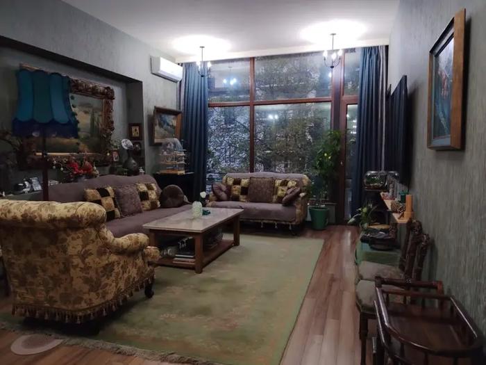 6 room Flat For Rent. Vake  - picture #1