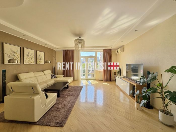 3 room Flat For Rent. Saburtalo  - picture #1