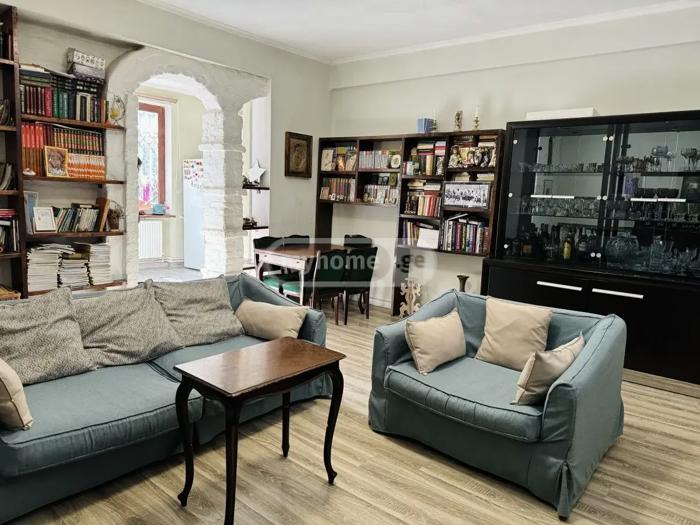 4 room Flat For Sale. Vake  - picture #1