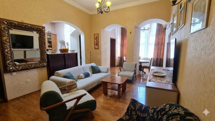 4 room Flat For Sale. Sololaki  - picture #1