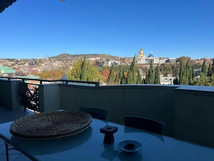 3 room Flat For Rent. Sololaki  - picture #1