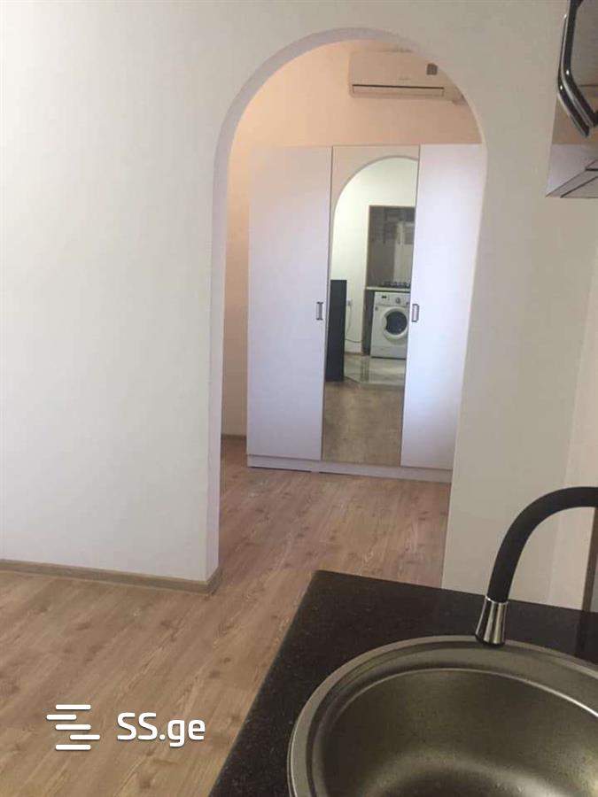2 Room Flat Daily Rent. Sololaki view 4