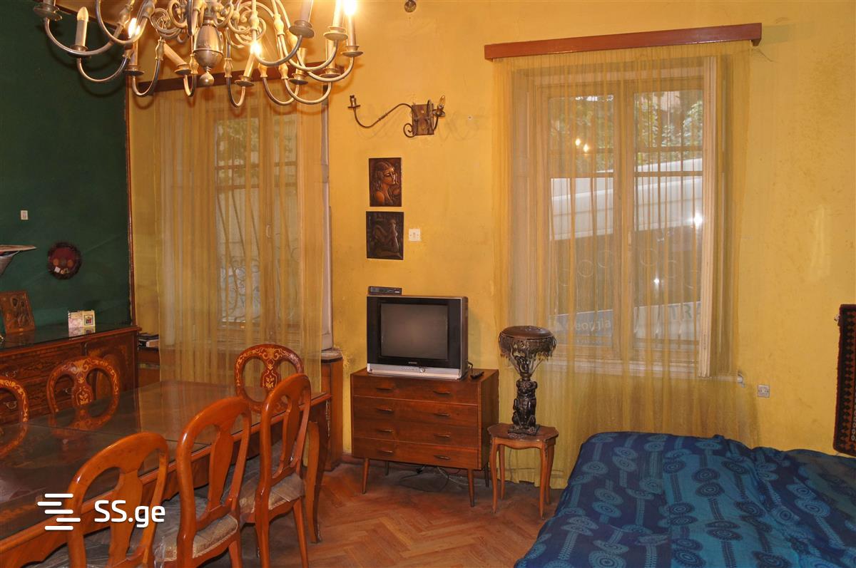 3 Room Flat For Sale view 4